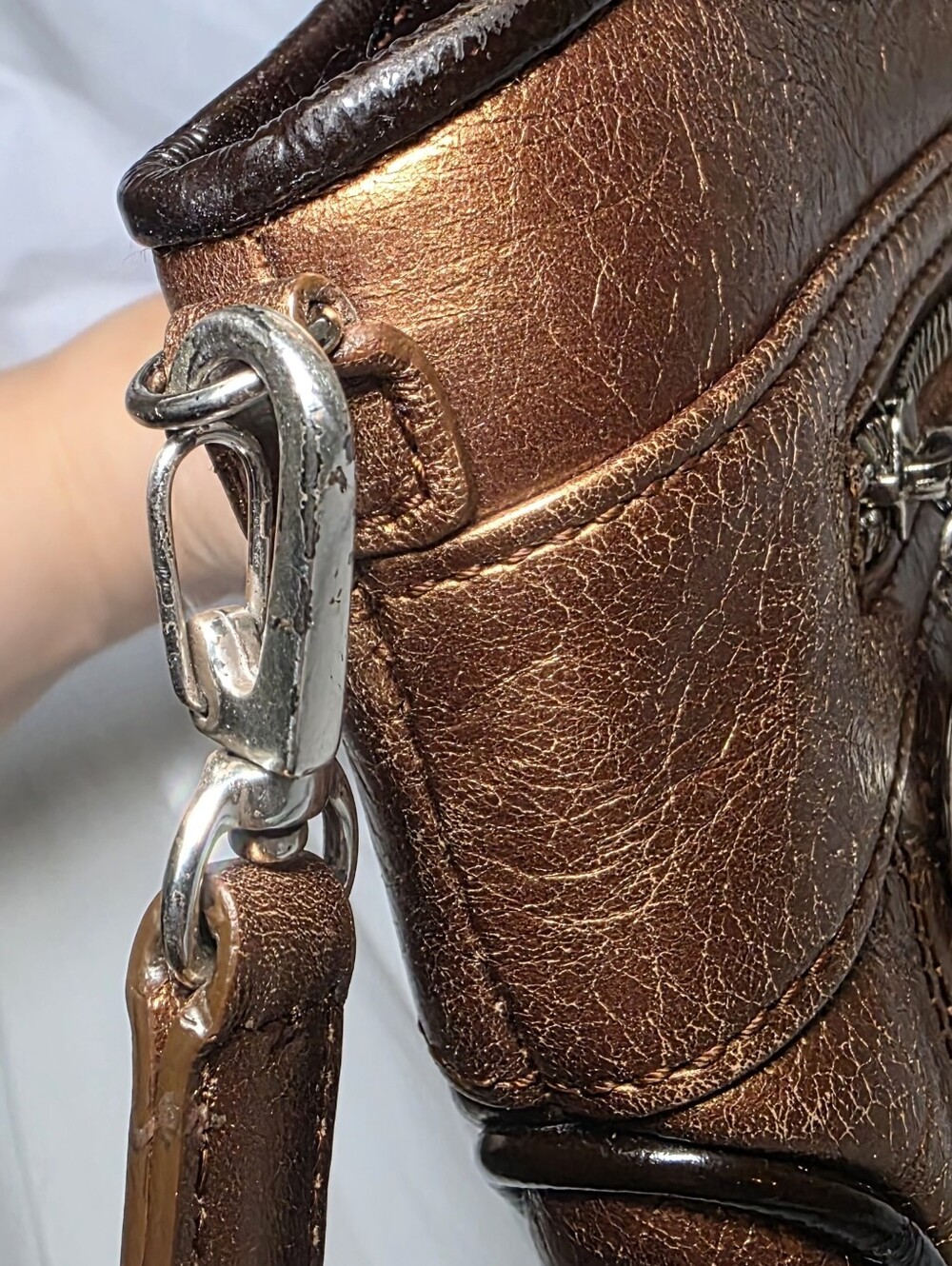 Brighton Vintage Metallic Bronze Women’s Convertable Crossbody Bag W/ Whipstitch - Picture 7 of 13